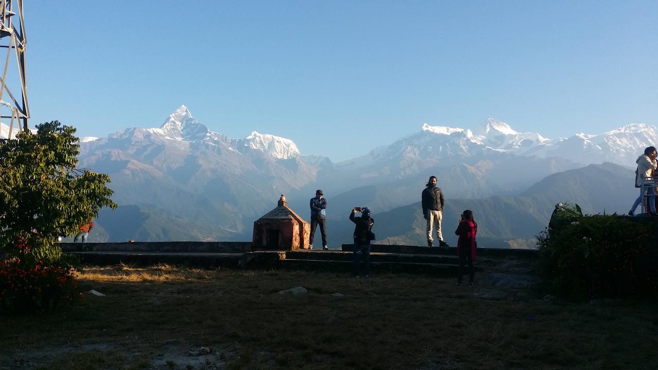 Harry Guest House & Restaurant Pokhara Exterior photo