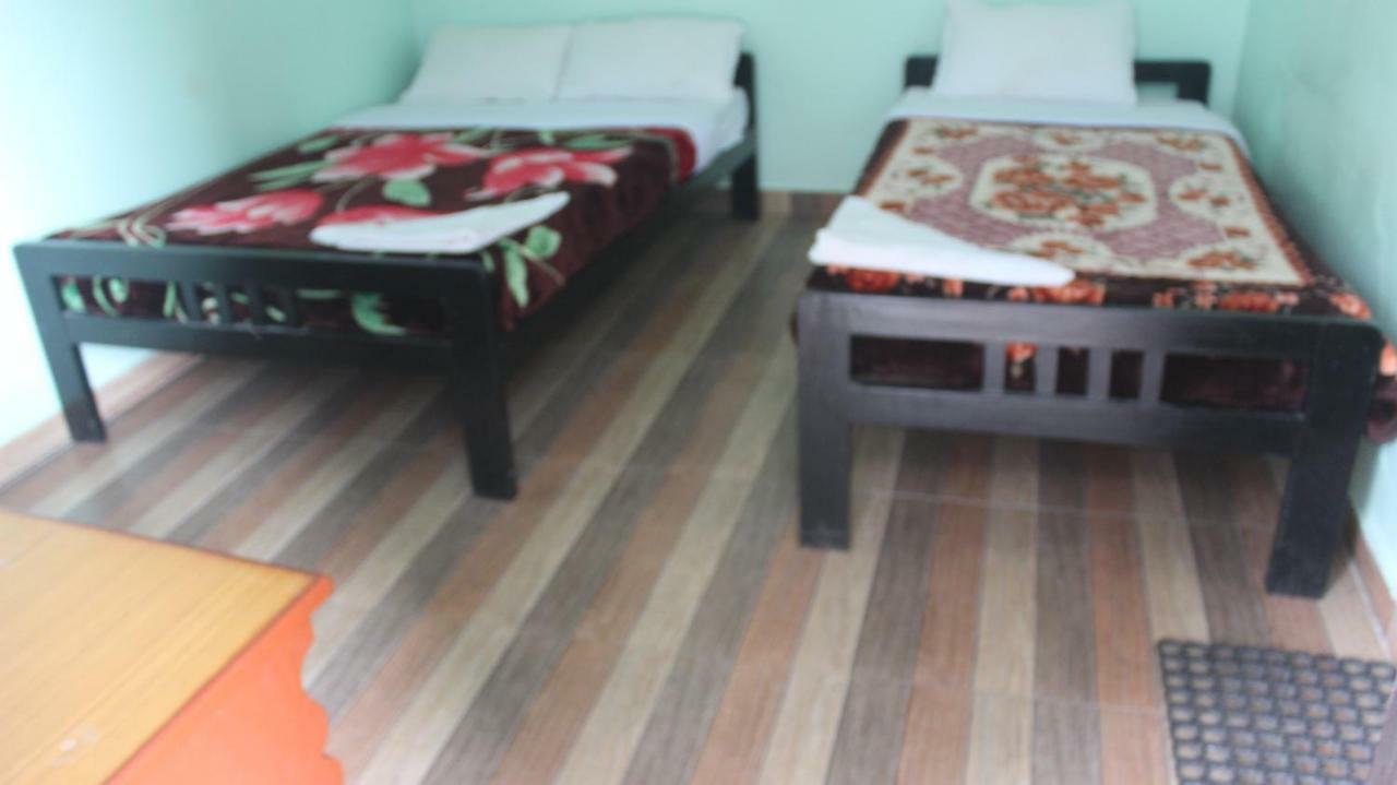 Harry Guest House & Restaurant Pokhara Exterior photo